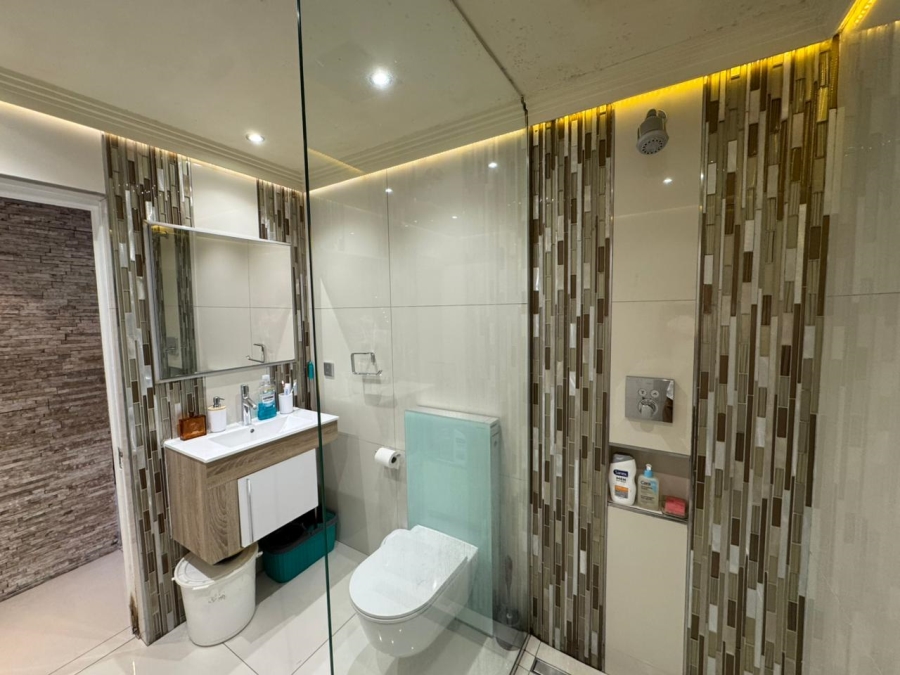 To Let 2 Bedroom Property for Rent in Royal Ascot Western Cape